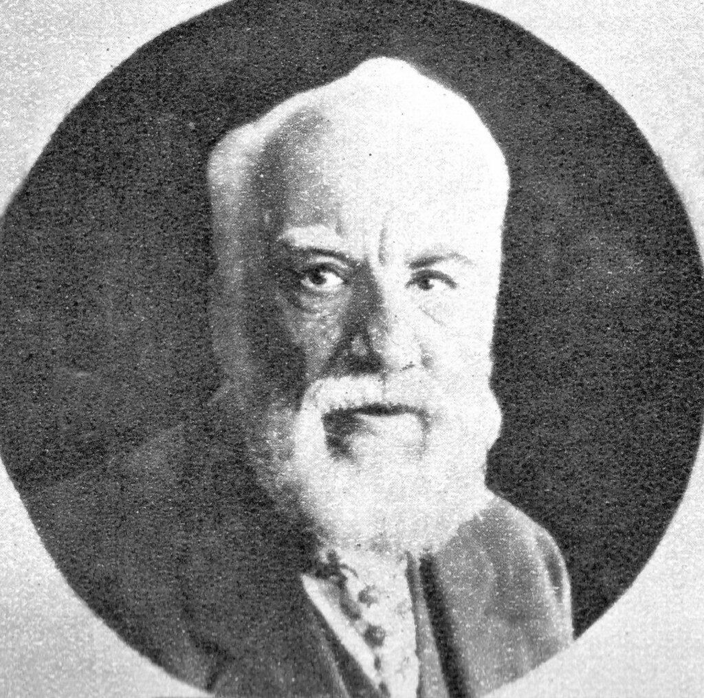 Изобретатель телефона Александр Белл создал первую телефонную компанию «Bell Telephone Company»