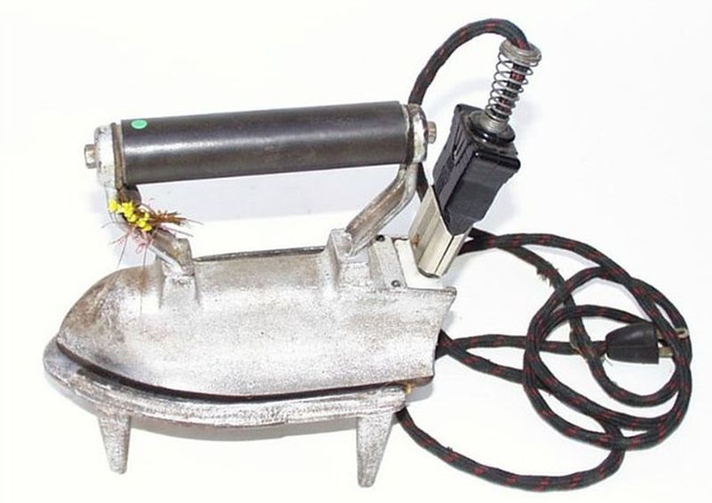 День рождения электрического утюга