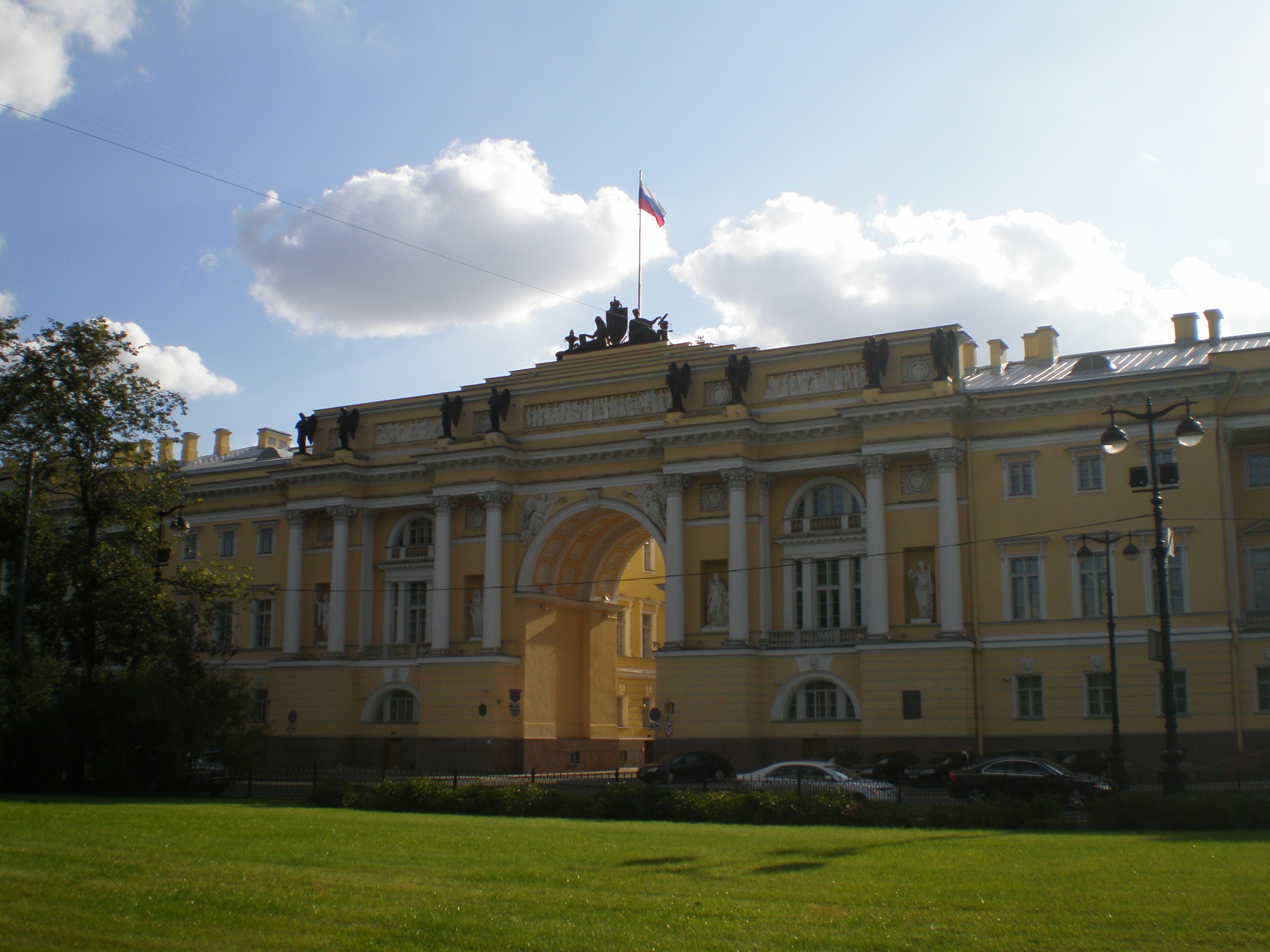 Вступил в силу федеральный закон «О Конституционном Суде Российской Федерации»